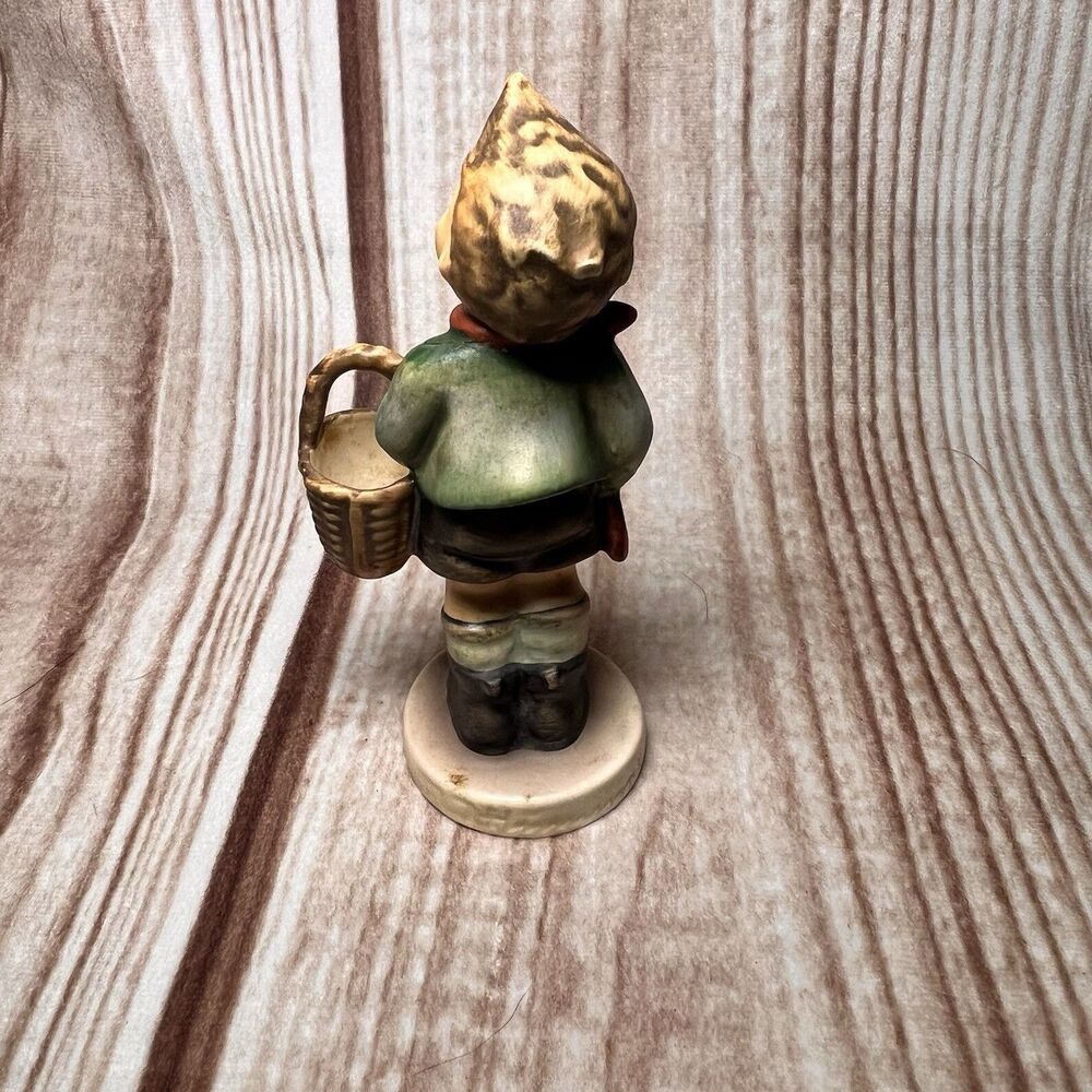 Vintage Goebel Hummel 51/2/0 “Village Boy” TMK-3 – 5 Inch - Picture 2 of 3